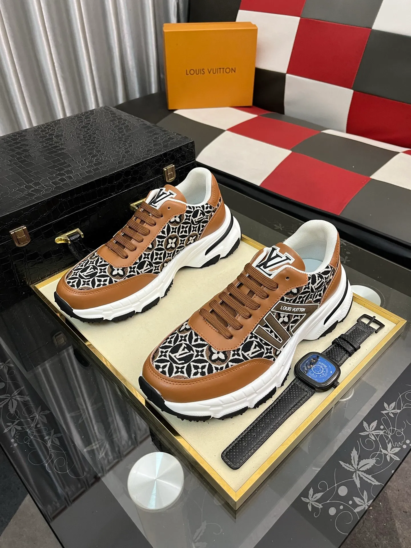 Men's shoes 💰458⌚️⌚️LV Louis Vuitton. The latest trendy casual shoes are popular in physical stores in sizes 38-44. New spring and summer comfortable imported custom original cowhide, unique jacquard fabric element design. With sheepskin lining, Lv original bottom, [sun][sun] high-end packaging and high quality💪Details determine the quality, you can enter and leave the counter at will, welcome to compare🇮🇹3️⃣colors available